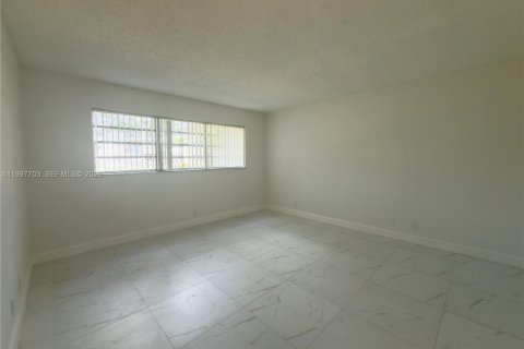 Condominio en alquiler en Margate, Florida, 2 dormitorios, 89.19 m2 № 2259814 - foto 15