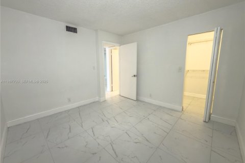 Condominio en alquiler en Margate, Florida, 2 dormitorios, 89.19 m2 № 2259814 - foto 13