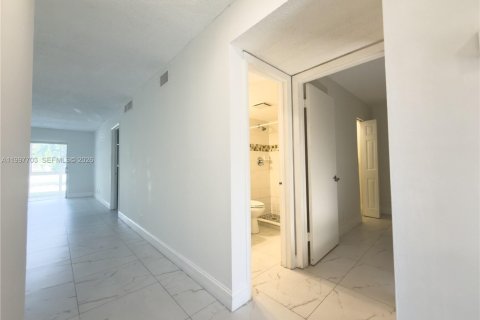 Condominio en alquiler en Margate, Florida, 2 dormitorios, 89.19 m2 № 2259814 - foto 6