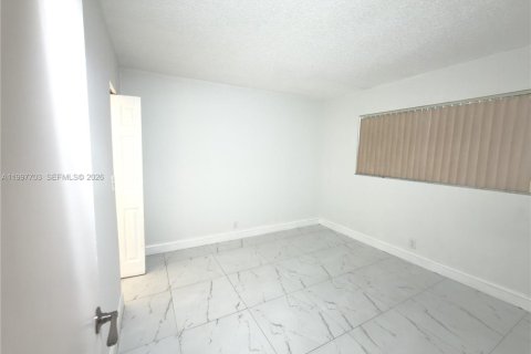 Condominio en alquiler en Margate, Florida, 2 dormitorios, 89.19 m2 № 2259814 - foto 12