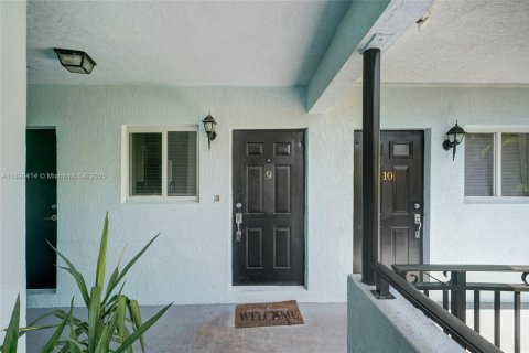 Appartement à louer à Miami Beach, Floride: 2 chambres, 92.9 m2 № 1946799 - photo 13