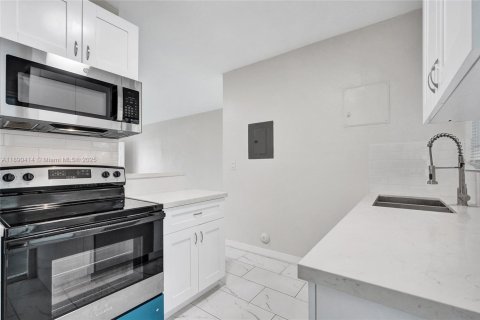 Appartement à louer à Miami Beach, Floride: 2 chambres, 92.9 m2 № 1946799 - photo 26