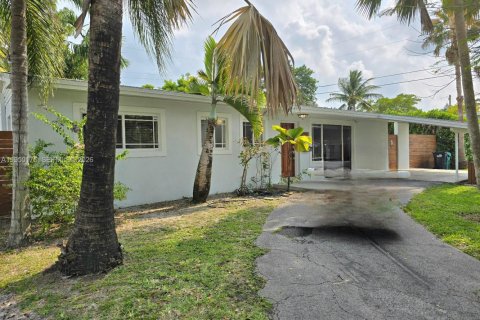 Снять в аренду виллу или дом в Майами, Флорида 3 спальни, 109.25м2, № 2006025 - фото 3