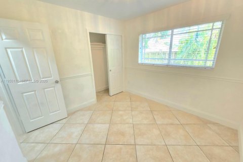 Снять в аренду виллу или дом в Майами, Флорида 3 спальни, 109.25м2, № 2006025 - фото 14