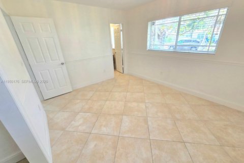 Снять в аренду виллу или дом в Майами, Флорида 3 спальни, 109.25м2, № 2006025 - фото 17