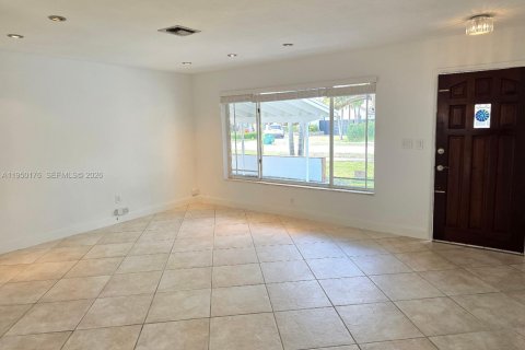 Снять в аренду виллу или дом в Майами, Флорида 3 спальни, 109.25м2, № 2006025 - фото 8