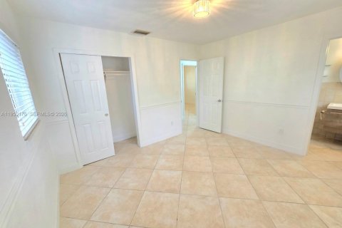 Снять в аренду виллу или дом в Майами, Флорида 3 спальни, 109.25м2, № 2006025 - фото 16