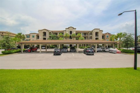 Condo in Bradenton, Florida, 3 bedrooms in LAKEWOOD NATIONAL  № 214312 - photo 1