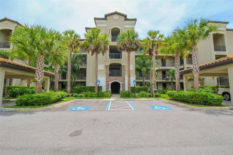 Condo in Bradenton, Florida, 3 bedrooms in LAKEWOOD NATIONAL  № 214312 - photo 7