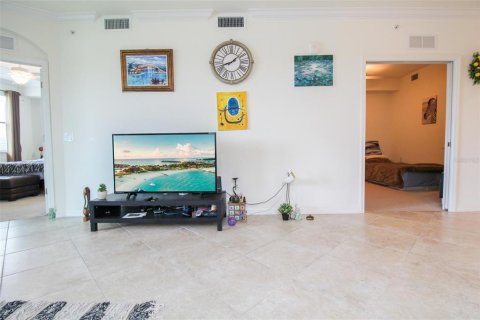 Condo in Bradenton, Florida, 3 bedrooms in LAKEWOOD NATIONAL  № 214312 - photo 23