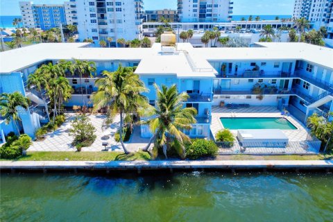 Condo in Hollywood, Florida, 1 bedroom № 1946038 - photo 29