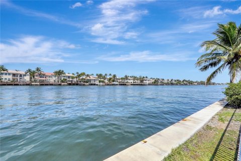 Condo in Hollywood, Florida, 1 bedroom № 1946038 - photo 16