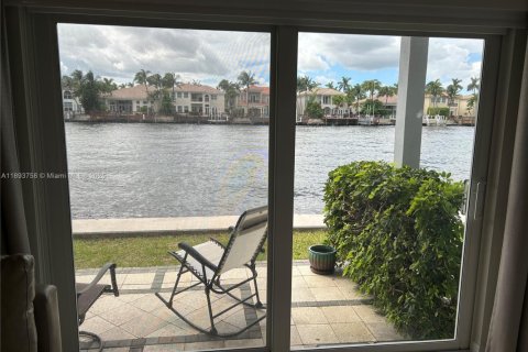 Condo in Hollywood, Florida, 1 bedroom № 1946038 - photo 6