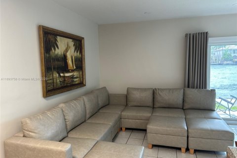 Condo in Hollywood, Florida, 1 bedroom № 1946038 - photo 13