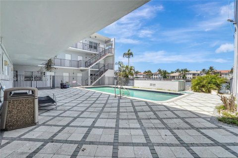 Condo in Hollywood, Florida, 1 bedroom № 1946038 - photo 20