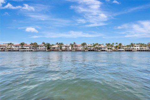 Condo in Hollywood, Florida, 1 bedroom № 1946038 - photo 17