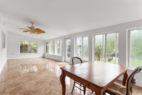 Casa en venta en Crystal River, Florida, 3 dormitorios, 148.09 m2 № 1630988 - foto 2