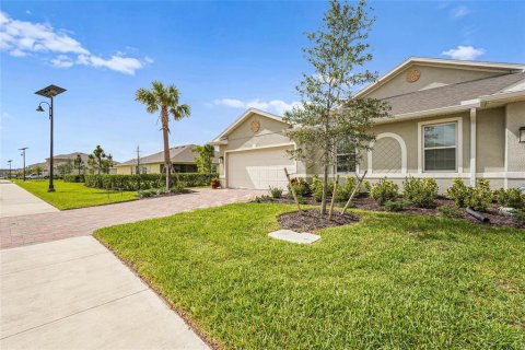 House in Port Charlotte, Florida 2 bedrooms, 140.84 sq.m. № 1527651 - photo 3