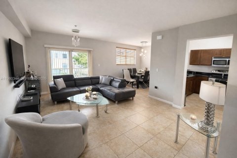 Condo in Doral, Florida, 3 bedrooms  № 2043688 - photo 3