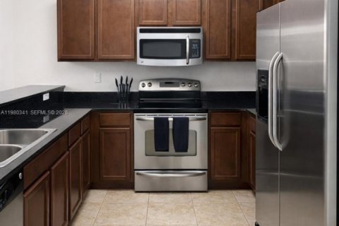 Condo in Doral, Florida, 3 bedrooms  № 2043688 - photo 5