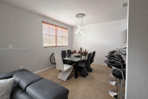 Condo in Doral, Florida, 3 bedrooms  № 2043688 - photo 4