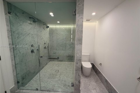 Condominio en venta en Bay Harbor Islands, Florida, 2 dormitorios, 139.63 m2 № 2034083 - foto 16