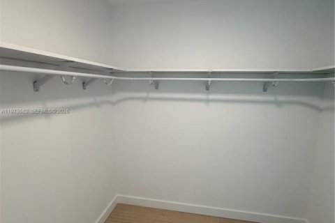 Condominio en venta en Bay Harbor Islands, Florida, 2 dormitorios, 139.63 m2 № 2034083 - foto 18