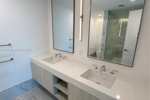 Condominio en venta en Bay Harbor Islands, Florida, 2 dormitorios, 139.63 m2 № 2034083 - foto 15