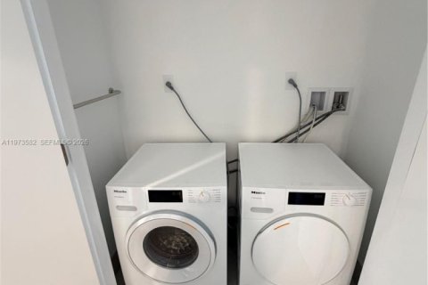 Condominio en venta en Bay Harbor Islands, Florida, 2 dormitorios, 139.63 m2 № 2034083 - foto 23