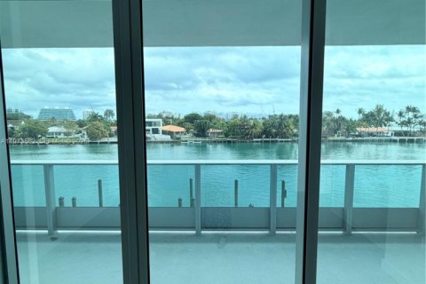 Condominio en venta en Bay Harbor Islands, Florida, 2 dormitorios, 139.63 m2 № 2034083 - foto 20