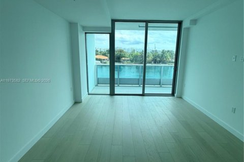 Condominio en venta en Bay Harbor Islands, Florida, 2 dormitorios, 139.63 m2 № 2034083 - foto 14