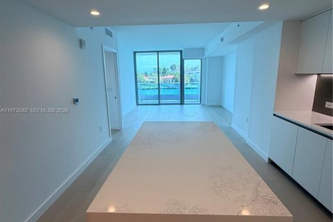 Condominio en venta en Bay Harbor Islands, Florida, 2 dormitorios, 139.63 m2 № 2034083 - foto 8