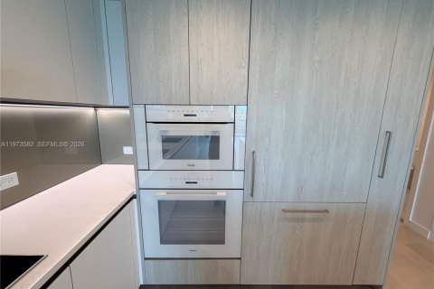 Condominio en venta en Bay Harbor Islands, Florida, 2 dormitorios, 139.63 m2 № 2034083 - foto 11