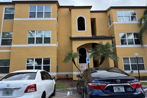 Condominio en alquiler en Orlando, Florida, 2 dormitorios, 97.92 m2 № 1918255 - foto 1