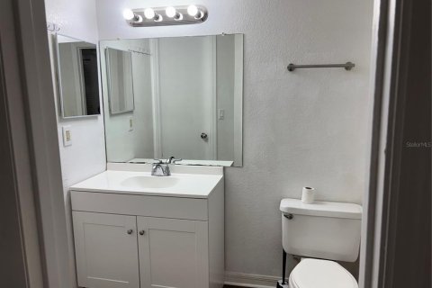 Condominio en alquiler en Orlando, Florida, 2 dormitorios, 97.92 m2 № 1918255 - foto 2