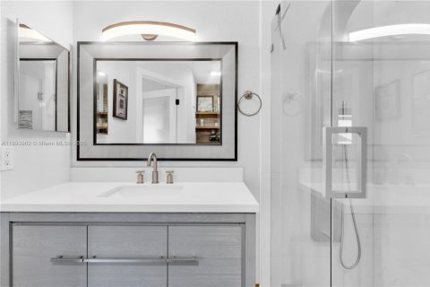 Casa en venta en Miami, Florida, 3 dormitorios, 128.02 m2 № 1946054 - foto 21
