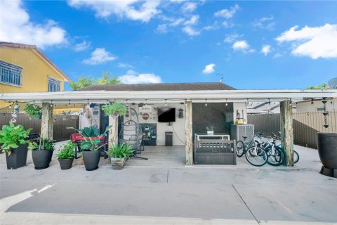 Casa en venta en Miami, Florida, 3 dormitorios, 128.02 m2 № 1946054 - foto 29