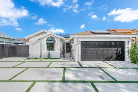 Casa en venta en Miami, Florida, 3 dormitorios, 128.02 m2 № 1946054 - foto 2