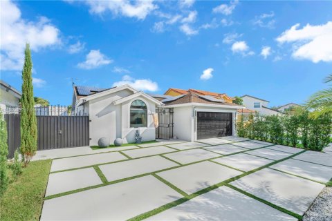 Casa en venta en Miami, Florida, 3 dormitorios, 128.02 m2 № 1946054 - foto 3