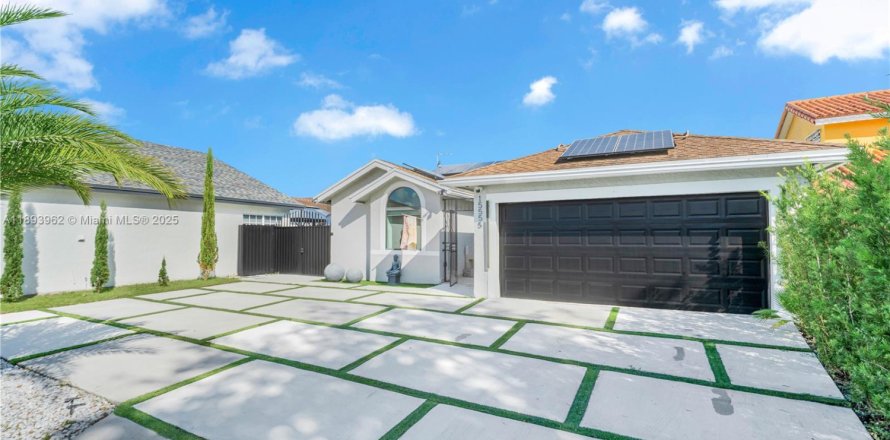 Casa en Miami, Florida 3 dormitorios, 128.02 m2 № 1946054