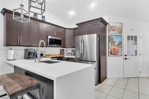 Casa en venta en Miami, Florida, 3 dormitorios, 128.02 m2 № 1946054 - foto 30