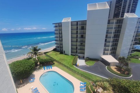 Copropriété à louer à Riviera Beach, Floride: 2 chambres, 135.36 m2 № 2001355 - photo 2
