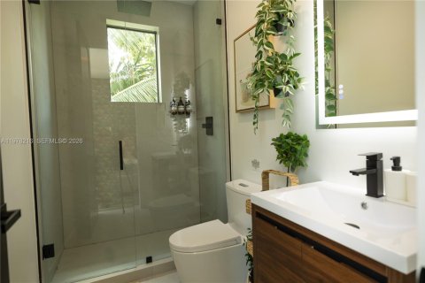 House in Miami-Dade, Florida 3 bedrooms, 213.68 sq.m. № 2044421 - photo 20
