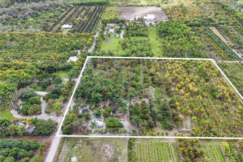 Commercial property in Florida City, Florida № 2057870 - photo 2