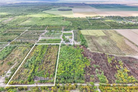 Commercial property in Florida City, Florida № 2057870 - photo 10