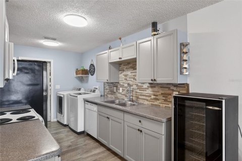 Condo in Winter Haven, Florida, 2 bedrooms № 2096569 - photo 4