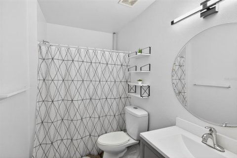 Condo in Winter Haven, Florida, 2 bedrooms № 2096569 - photo 10