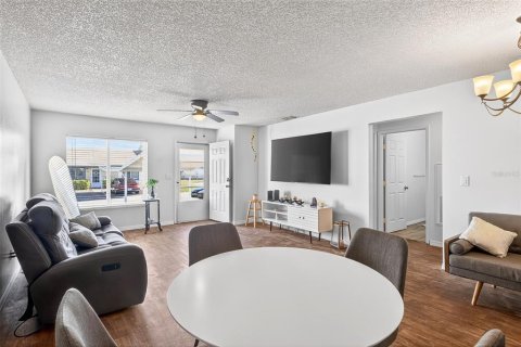 Condo in Winter Haven, Florida, 2 bedrooms № 2096569 - photo 7