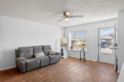 Condo in Winter Haven, Florida, 2 bedrooms № 2096569 - photo 6