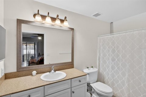 Condo in Winter Haven, Florida, 2 bedrooms № 2096569 - photo 16